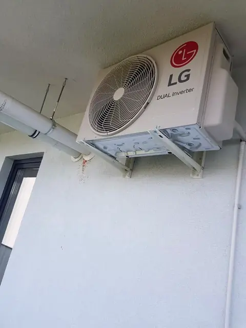 Unitate LG pe console, la etaj
